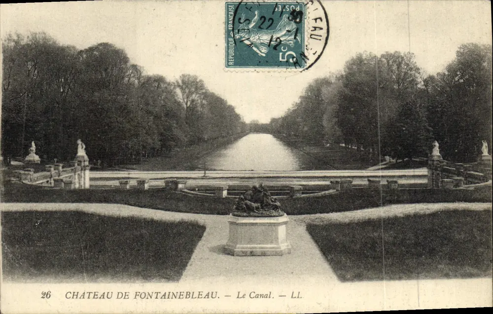 Schloss Fontainebleau — Der Kanal — LL. — Verlag LL, Nr. 26 - Vorderseite