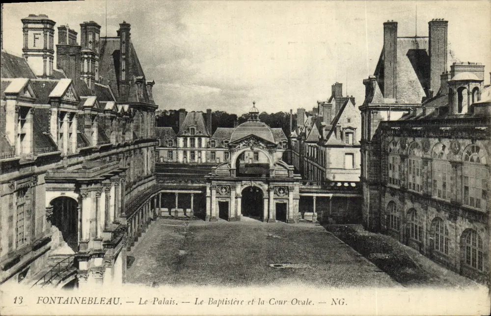 Fontainebleau — Das Schloss, das Taufhaus und der Ovalhof — NG. - Vorderseite