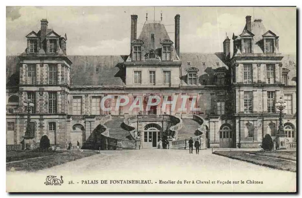 Schloss Fontainebleau — Eisenpferdestiege und Fassade zum Schloss — Verlag: G. Baudry - Vorderseite
