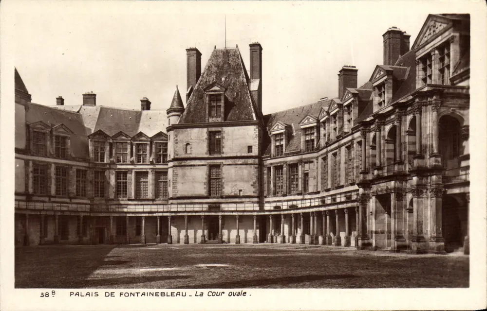 Schloss Fontainebleau — Die Ovale Hofstätte — Edition des Musées Nationaux, Paris - Vorderseite