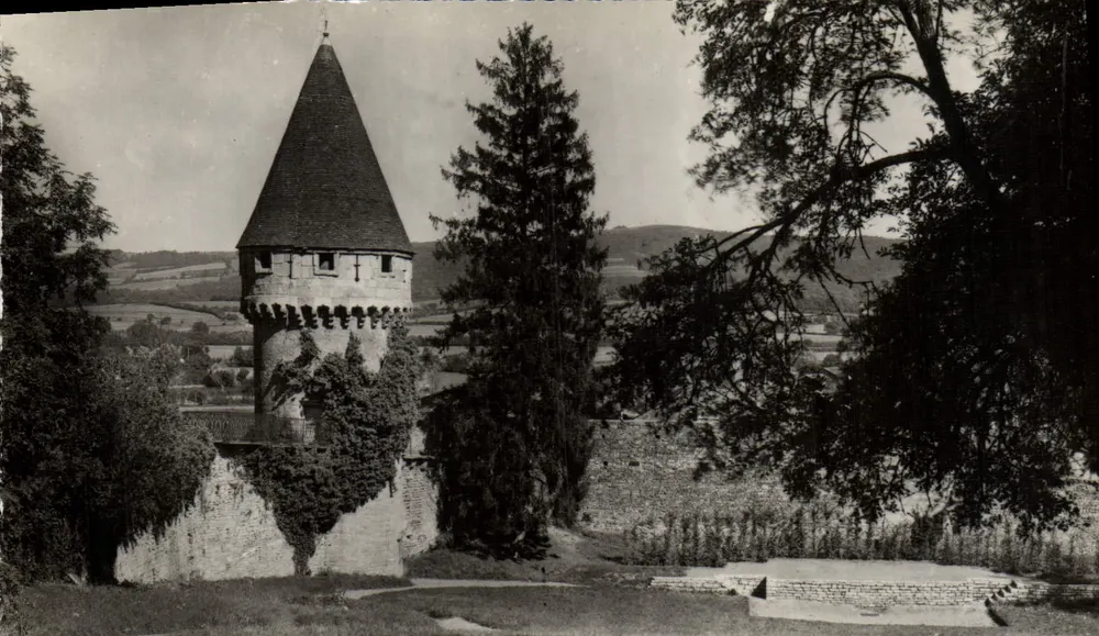 Cluny (S.-et-L.) — Teatro da Verdura — Combiér Impressor - Frente