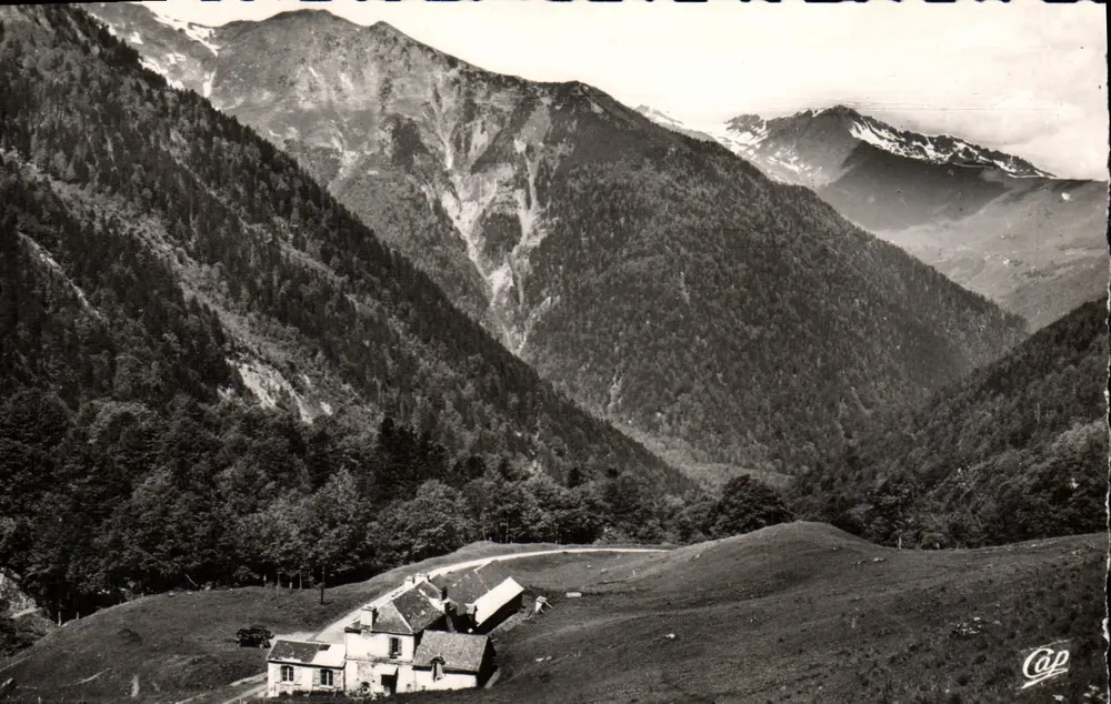 Luchon - L'Hospice de France — Blick in das Tal von Luchon — C.A.P. Paris - Vorderseite