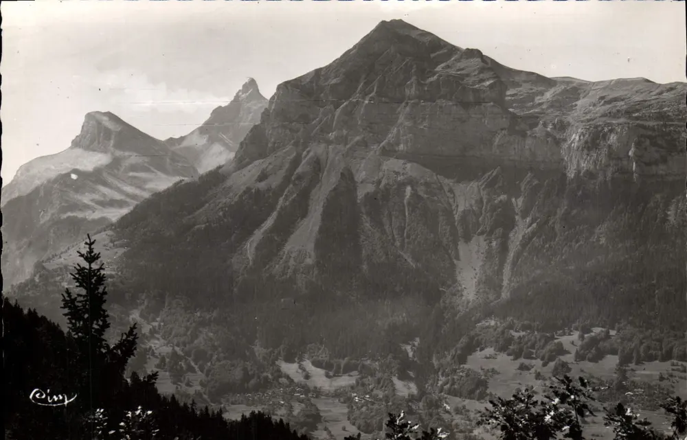 Les Carroz - Araches (Höhe Savoyen) — Aussicht auf die Pointe d'Areu und die Pointe Percée — Verlag Comnier Macor - Vorderseite