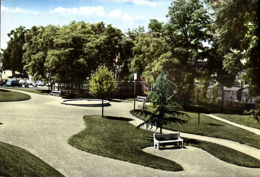 Parc de la Gare — Ste-Geneviève-des-Bois (Essonne) — Editor: Le Tourisme et du Thermalisme - Frente