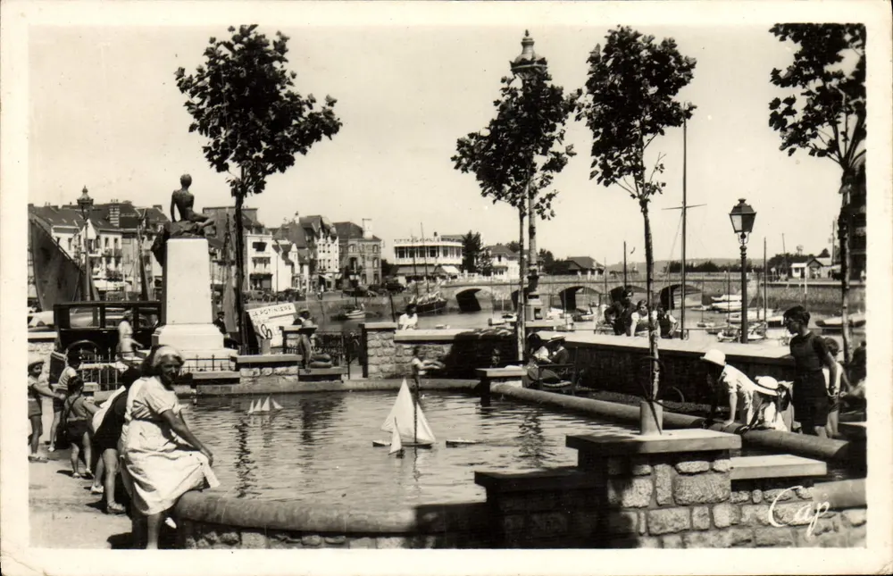 La Baule — Der Kinderbeckenbereich — Cap - Vorderseite