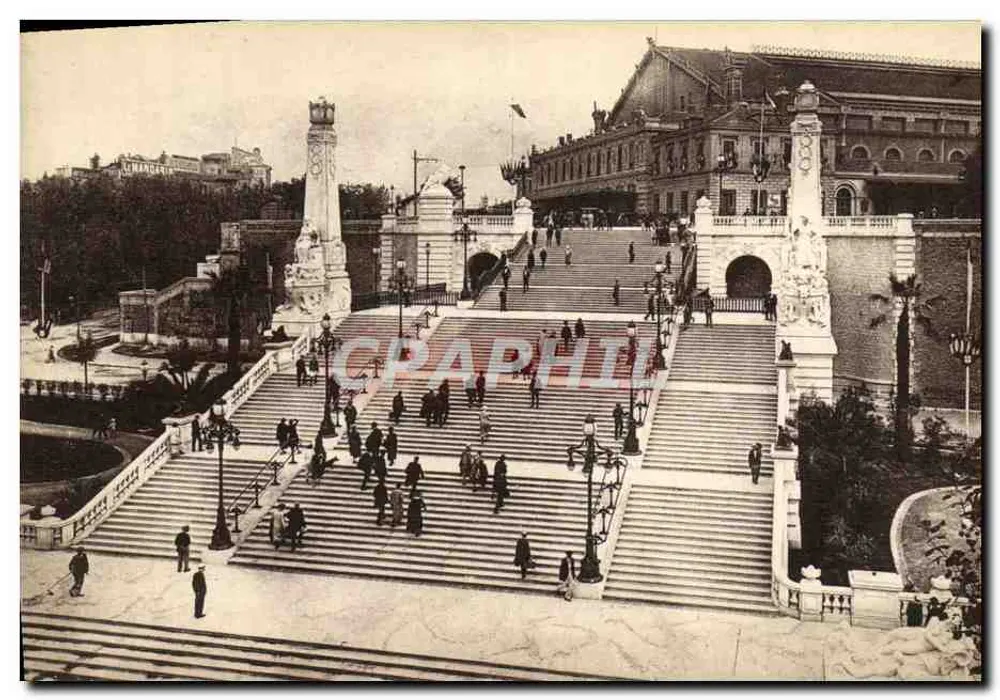 Escadas do Palácio de Justiça de Madrid — vista panorâmica — editor não identificado - Frente