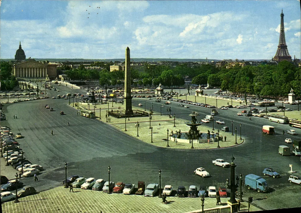 Place de la Concorde — vista panorâmica com Obélisco e Torre Eiffel — Éditions E.C., Paris - Frente