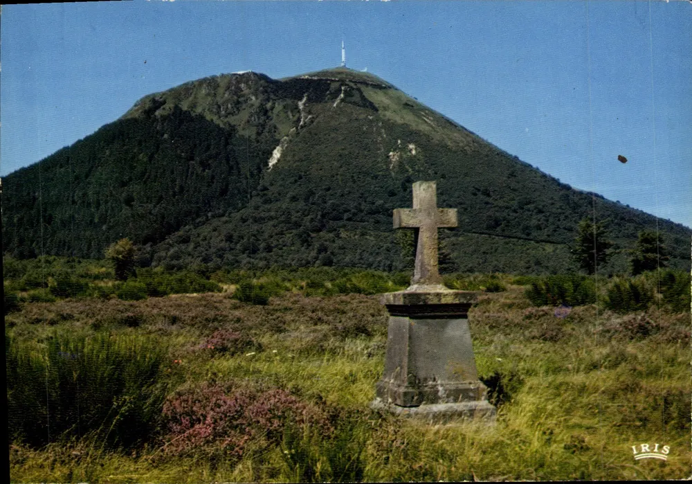 Le Puy-de-Dôme — summit with cross and antenna — publisher IRIS - Front