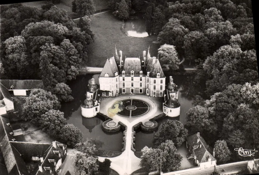 Châteaurenard (Loiret) — Château de la Motte — Vue aérienne — Éditions Aériennes 'GIM', Combier - Vorderseite
