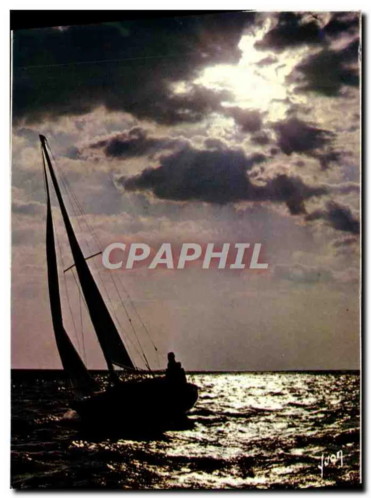 Veleiro ao entardecer — Foto Gilbert Le Cossec — Edições Yvon — n°10-2436 - Frente