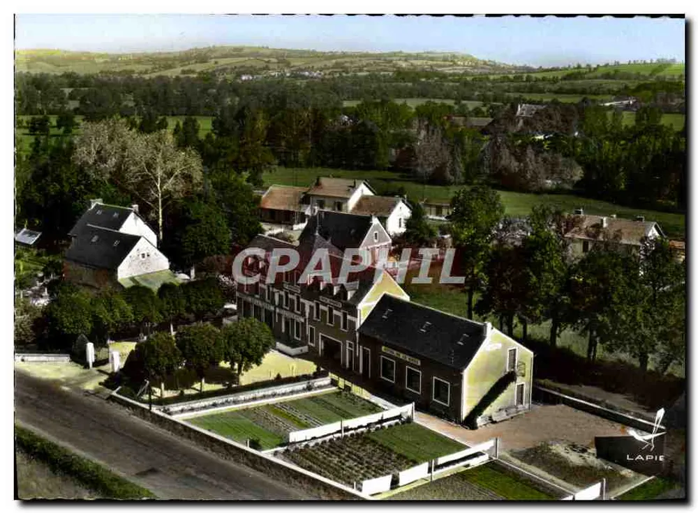 Vue aérienne de Bertholène — Hôtel Bancarel — édition LAPIE - Frente