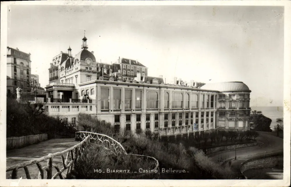 Biarritz — Casino Bellevue — Editora: República Francesa, n° 145 - Frente
