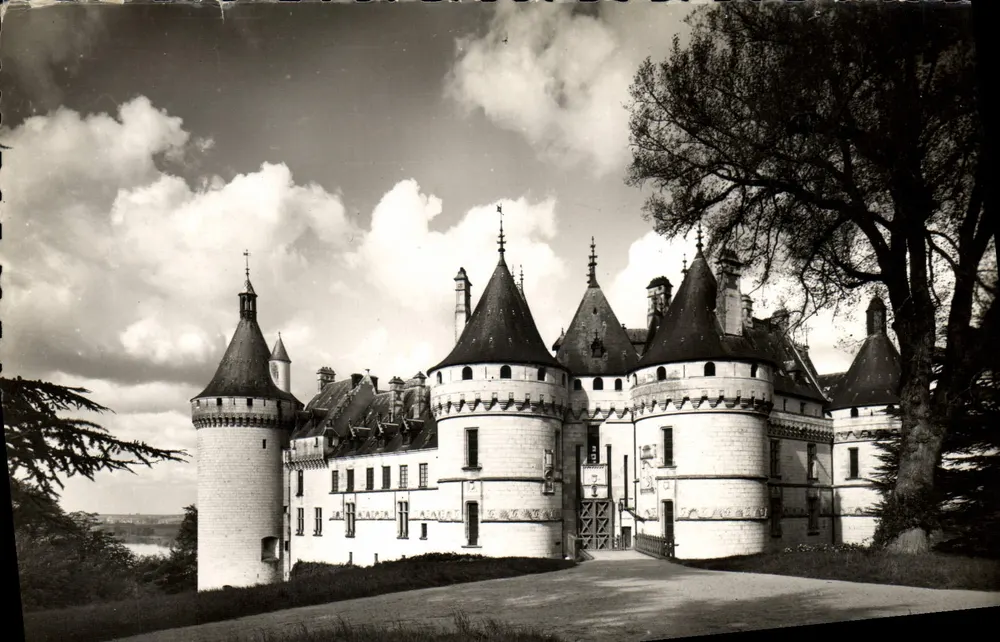 Chaumont (Loir-et-Cher) — Fachada do Castelo no Parque — Edições de Arte 'YVO' Paris - Frente