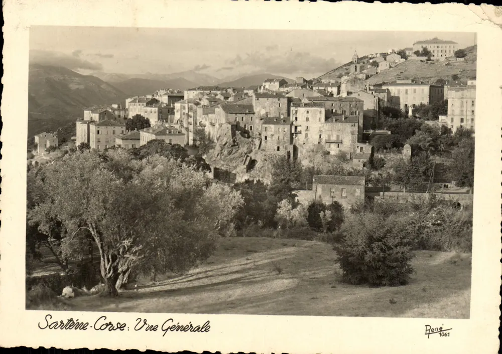 Sartène-Corse : Vista Geral — Éditions RENE, n° 1061 - Frente