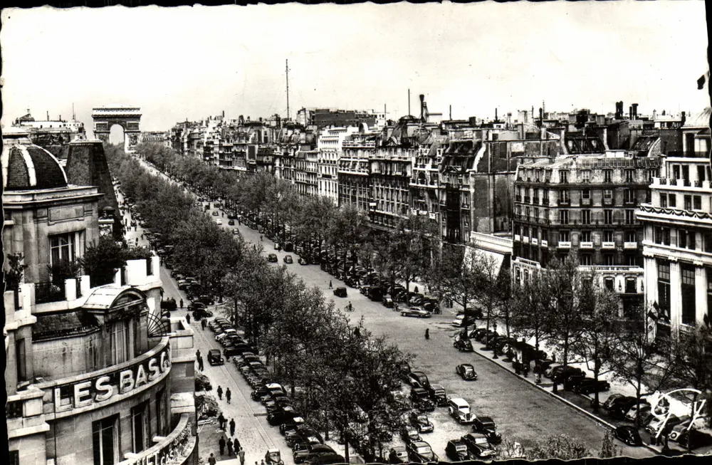 Champs-Élysées — allgemeine Ansicht mit dem Triumphbogen — André Leconte, Paris - Vorderseite