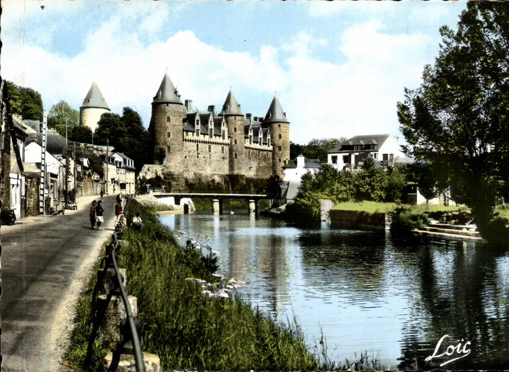 Josselin — Le Quai sur l'Oust et le Château — Éditeur P. MÉSINY, ROMACOLOR, n° 8013 - Vorderseite