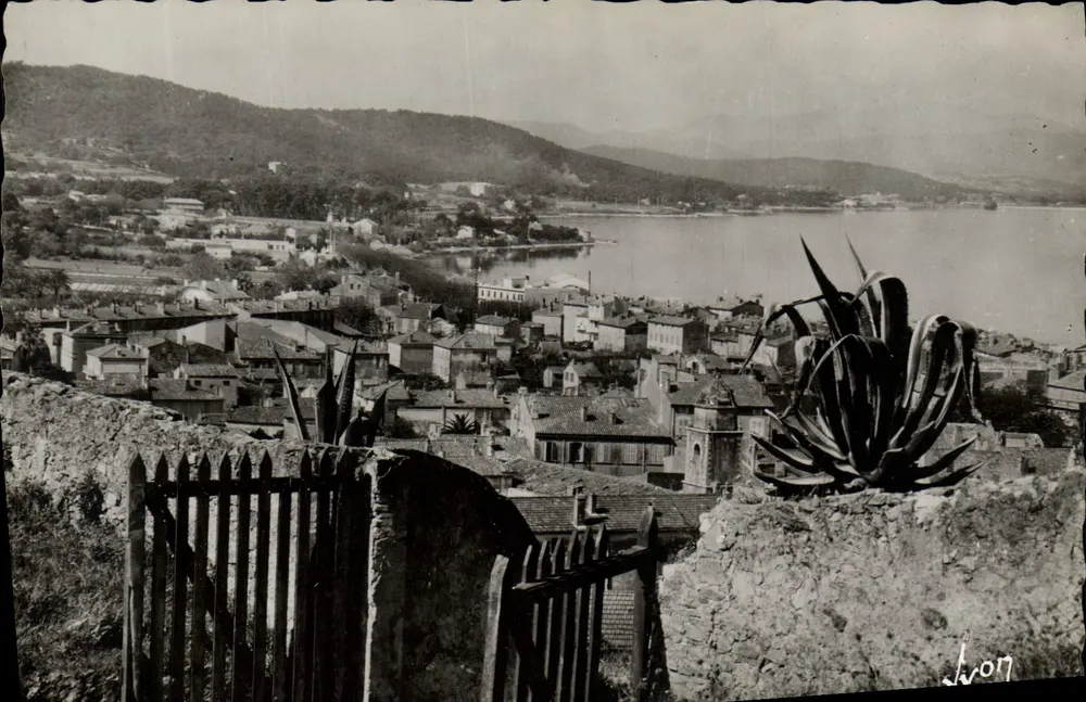 Saint-Tropez (Var) — Vista geral — Les Éditions d'Art Martel, n° 641 - Frente