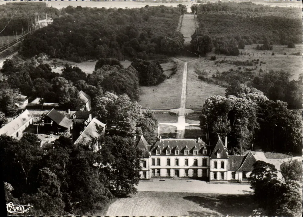 Stadt Livry-sur-Seine — Luftbild des Clos Notre-Dame — Verlag: Phototypie Combattant - Vorderseite