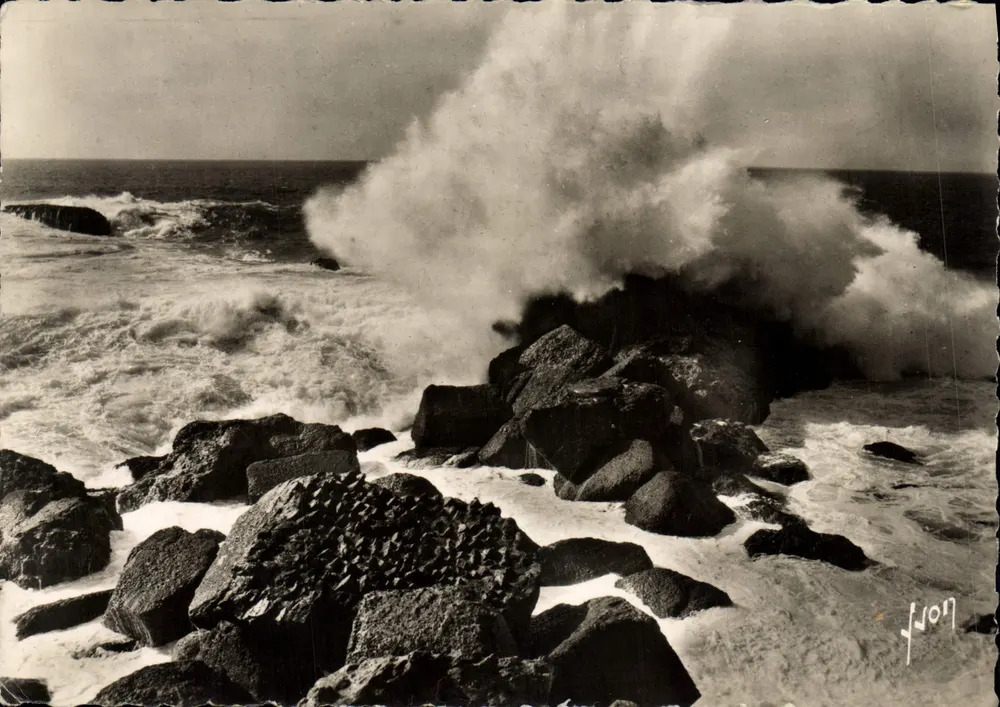 Biarritz (Basses-Pyrénées) — Eine schöne Welle am Ende des Felsens der Jungfrau — Éditions d'Art Martel, Paris - Vorderseite