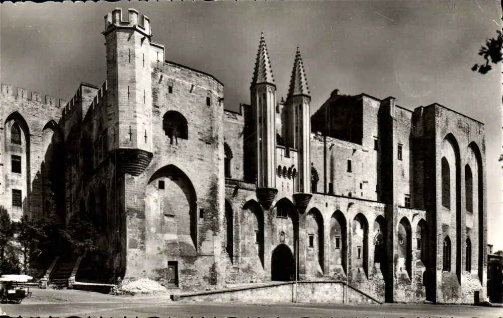 Avignon - Palácio dos Papas - Fachada Ocidental construída sob Clément VI (1342-1352) - Frente