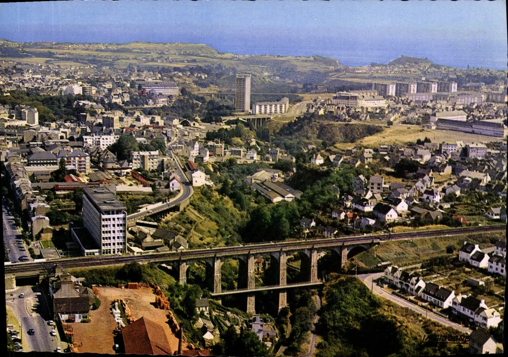 Saint-Brieuc — Vista aérea — Edições 'La Cigale' - 22.278.110 - Frente