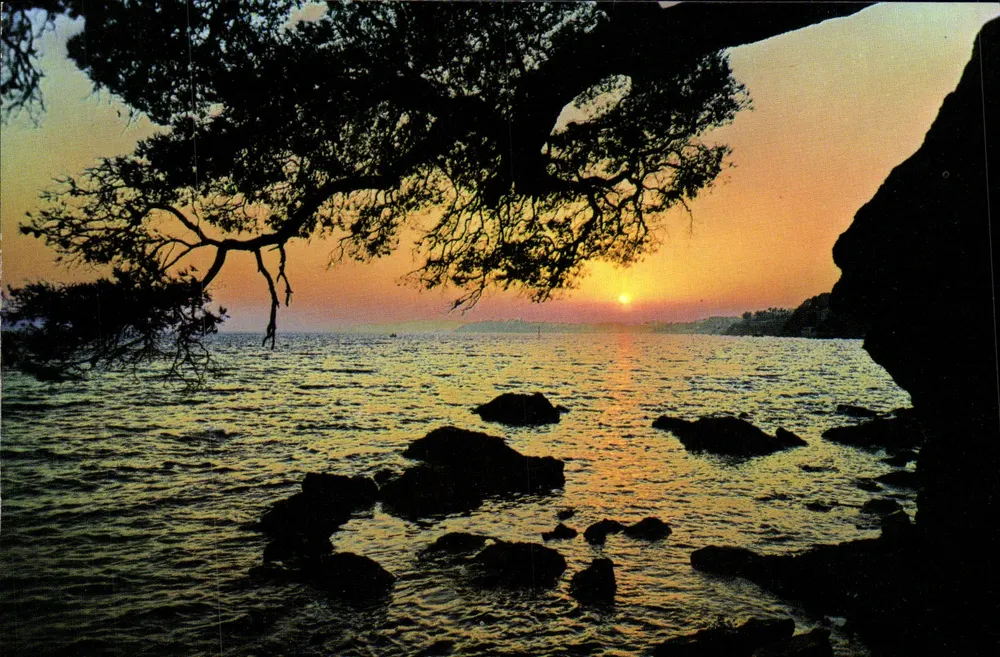 Pôr do Sol — Vista do mar ao pôr do sol — Foto por Giovanni Trimboli, Éditions MAB, Nice - Frente
