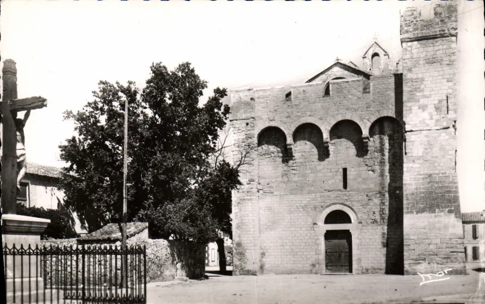 Saintes-Maries-de-la-Mer — Der Calvarienberg und die Basilika — Les Éditions Cimiez, Nice - Vorderseite