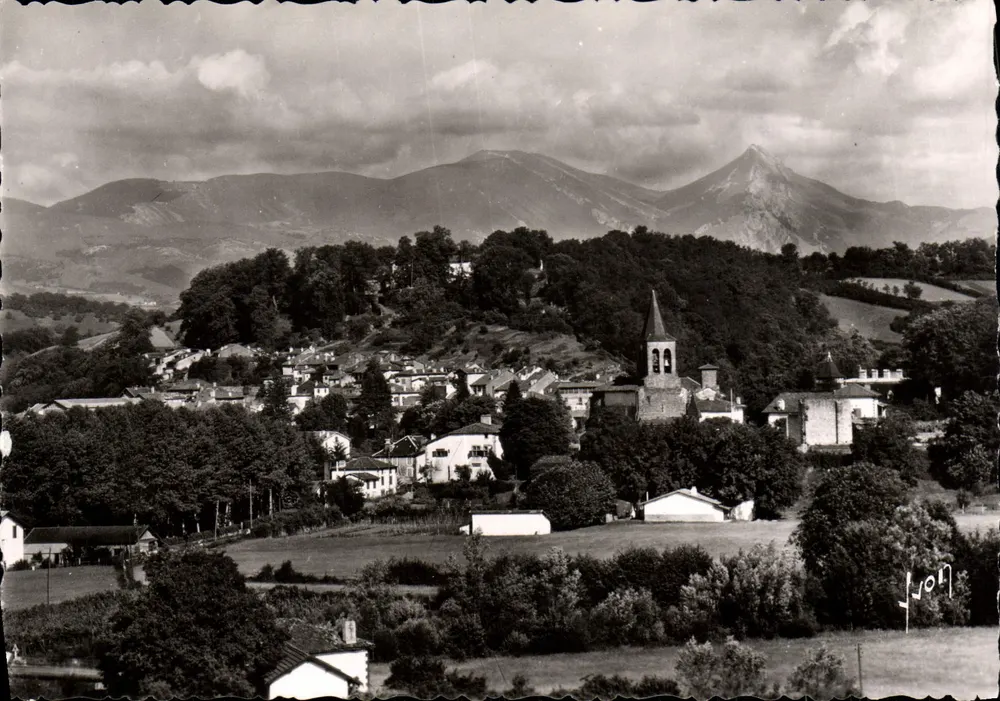 St-Jean-Pied-de-Port — Allgemeiner Blick — Les Editions d'Art, Paris, n° I.B. 3525 N - Vorderseite