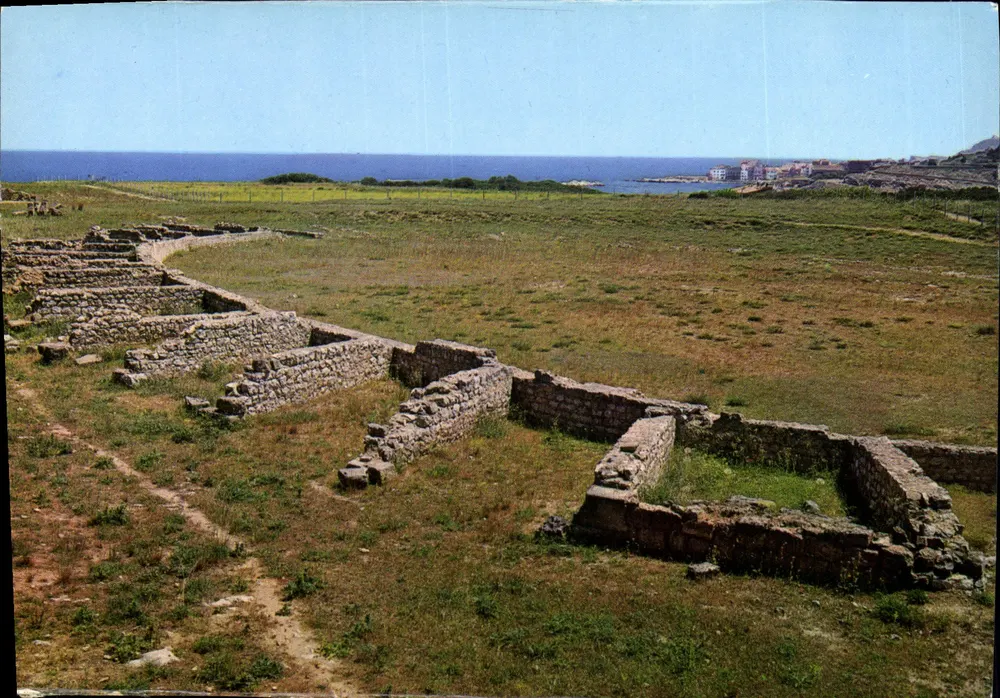 Römischer Amphitheater, im Hintergrund La Escala — Costa Brava Nr. 1417 — V.C. Foto Fabregat - Vorderseite