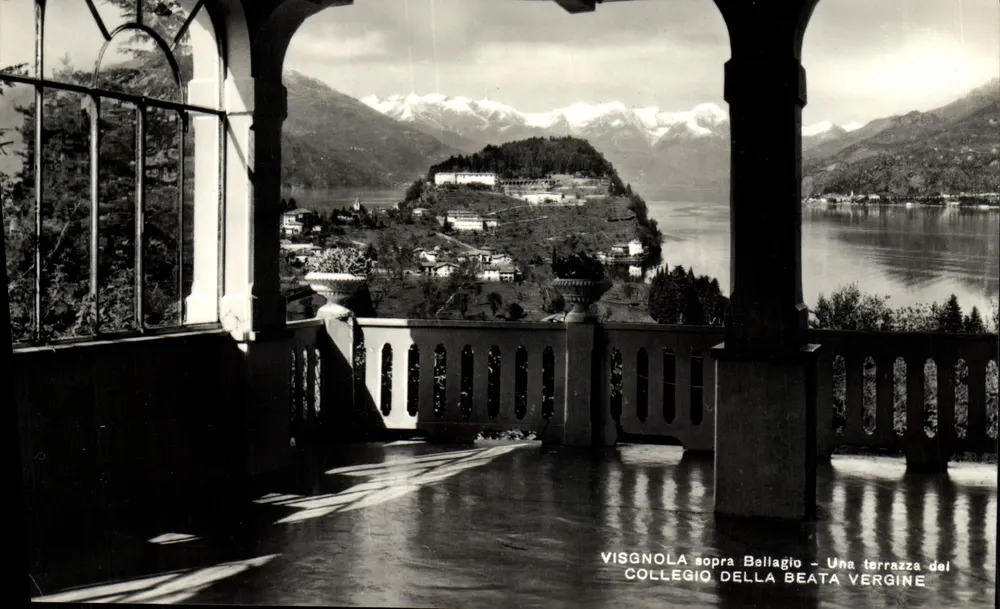 Visignola über Bellagio — Eine Terrasse des Collegio della Beata Vergine — Fotodidattici Branner & C. Milano - Vorderseite