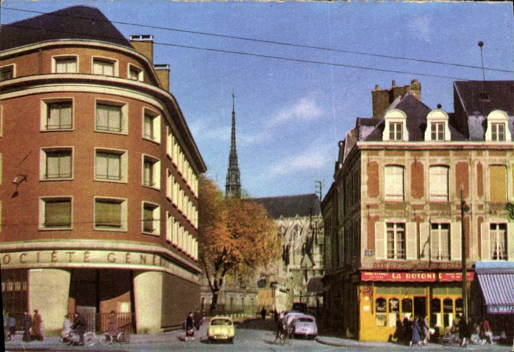Amiens - Rue Victor-Hugo — Ansicht der Société Générale und der Kathedrale — Verlag Pelletier - Vorderseite