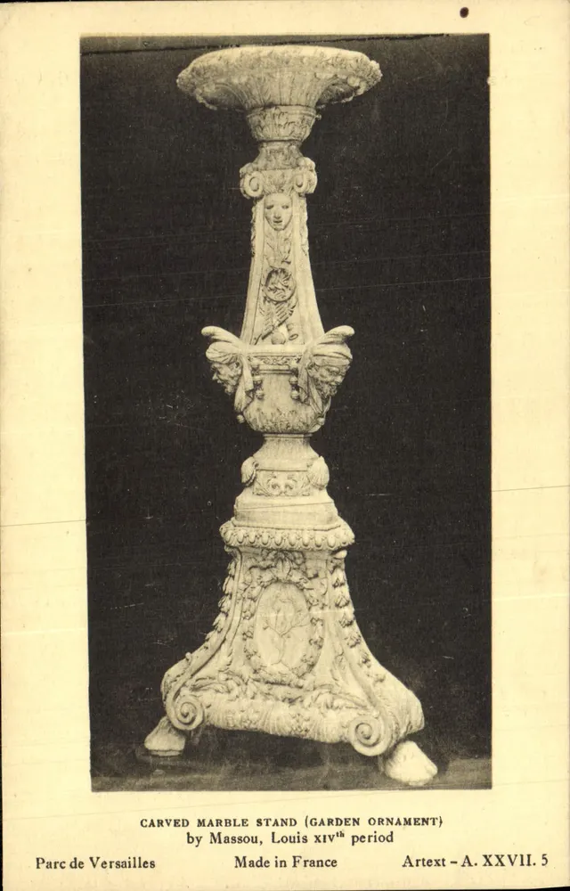 Base de mármore esculpida — Parque de Versailles — Arttext-A.XXVII.5 - Frente