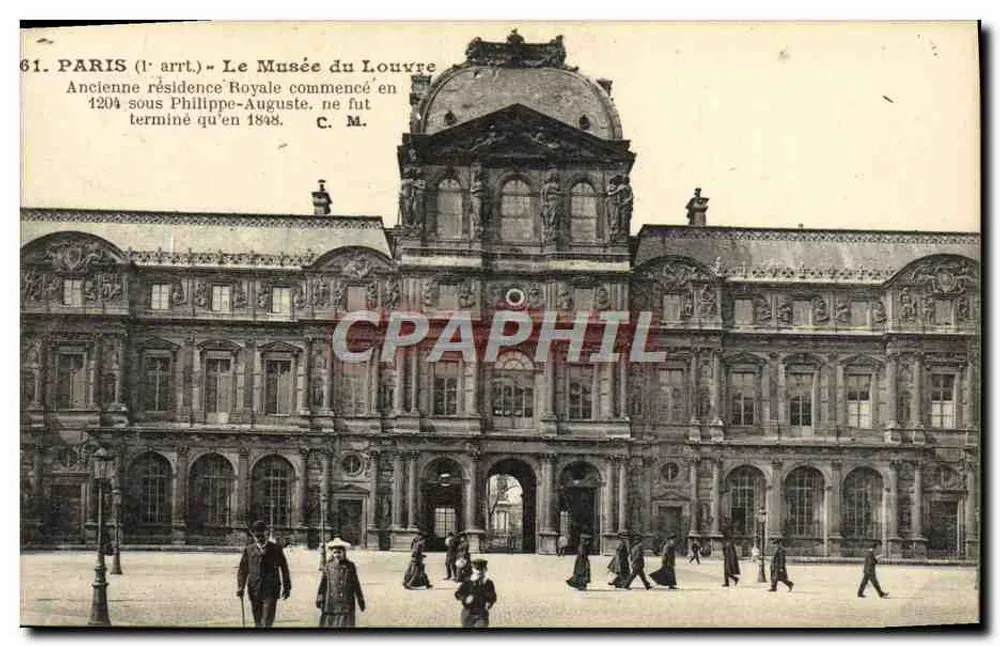 Paris (1er arrondissement) - O Museu do Louvre — Antiga residência real começada em 1204 sob Filipe-Augusto, foi concluída apenas em 1848. C. M. - Frente