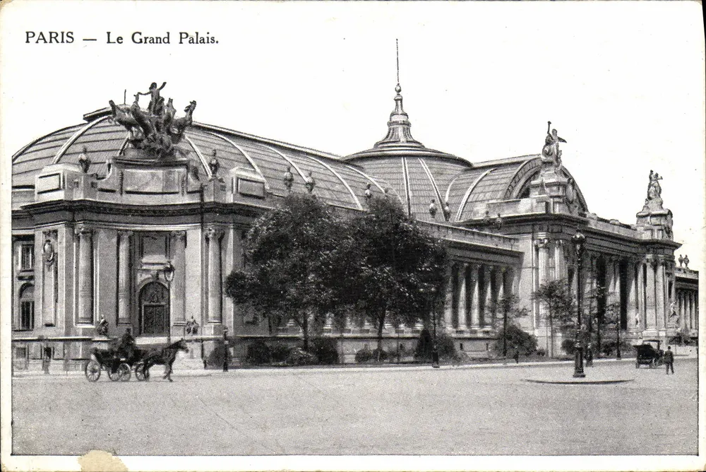 PARIS — O Grand Palais. - Frente