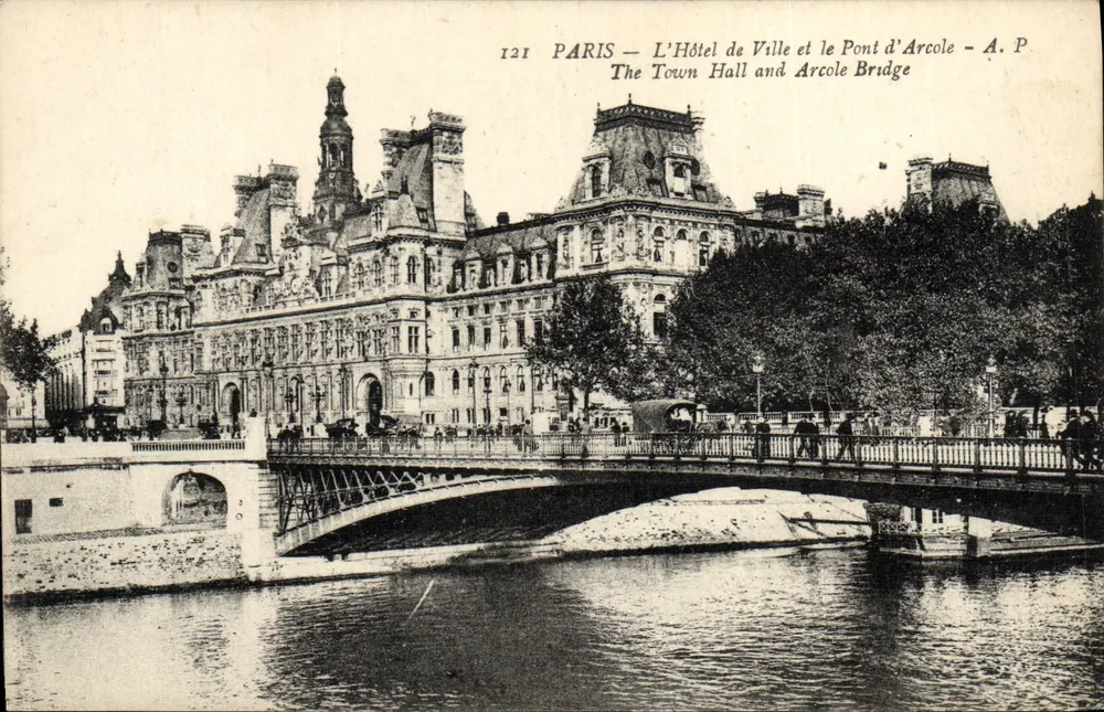 Paris — Das Rathaus und der Pont d'Arcole — A. P. 121 - Vorderseite