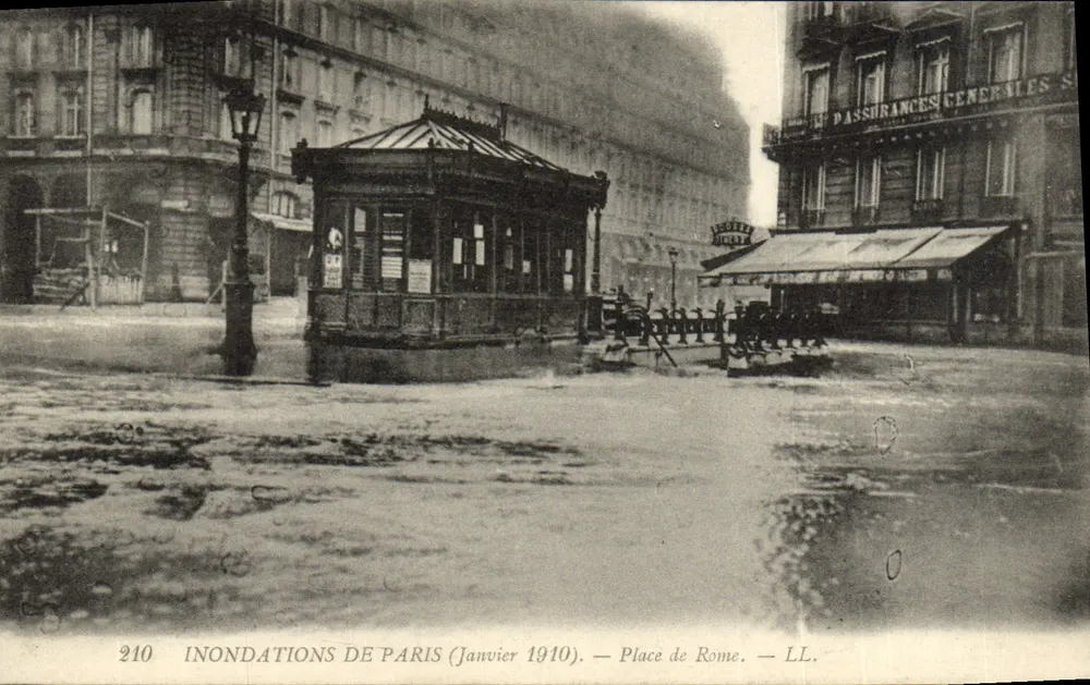 Inundações de Paris (Janeiro 1910) — Place de Rome — LL. — N° 210 - Frente