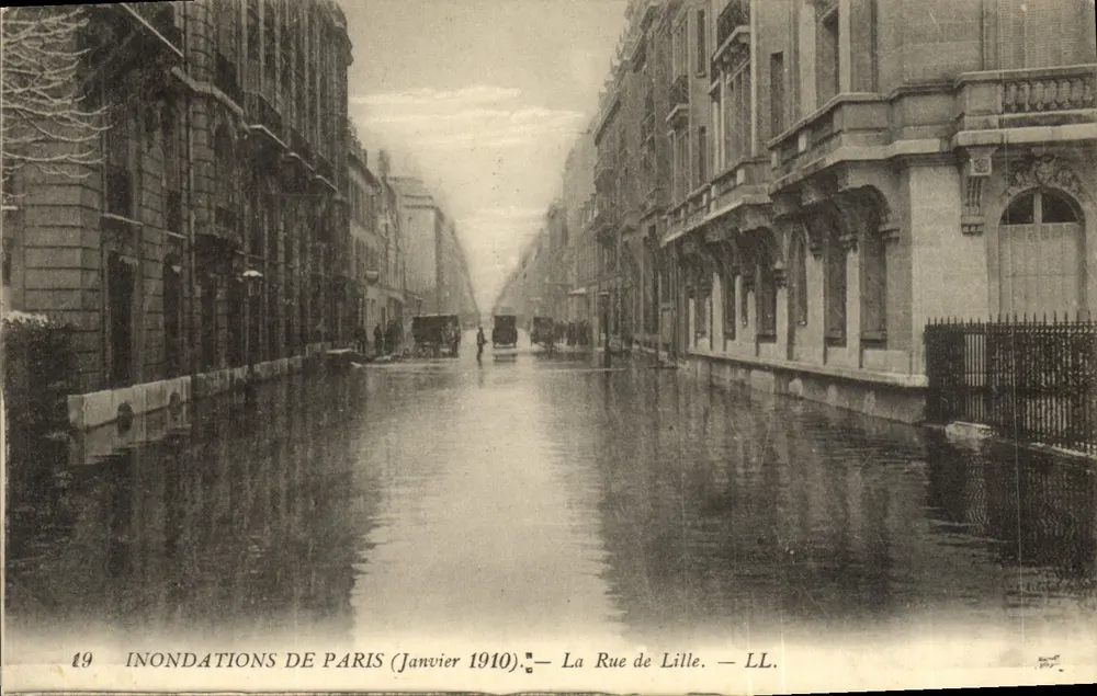 Inundações de Paris (Janeiro 1910) — A Rue de Lille — LL. - Frente