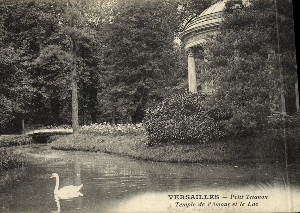 Versailles — Petit Trianon — Tempel der Liebe und der See - Vorderseite