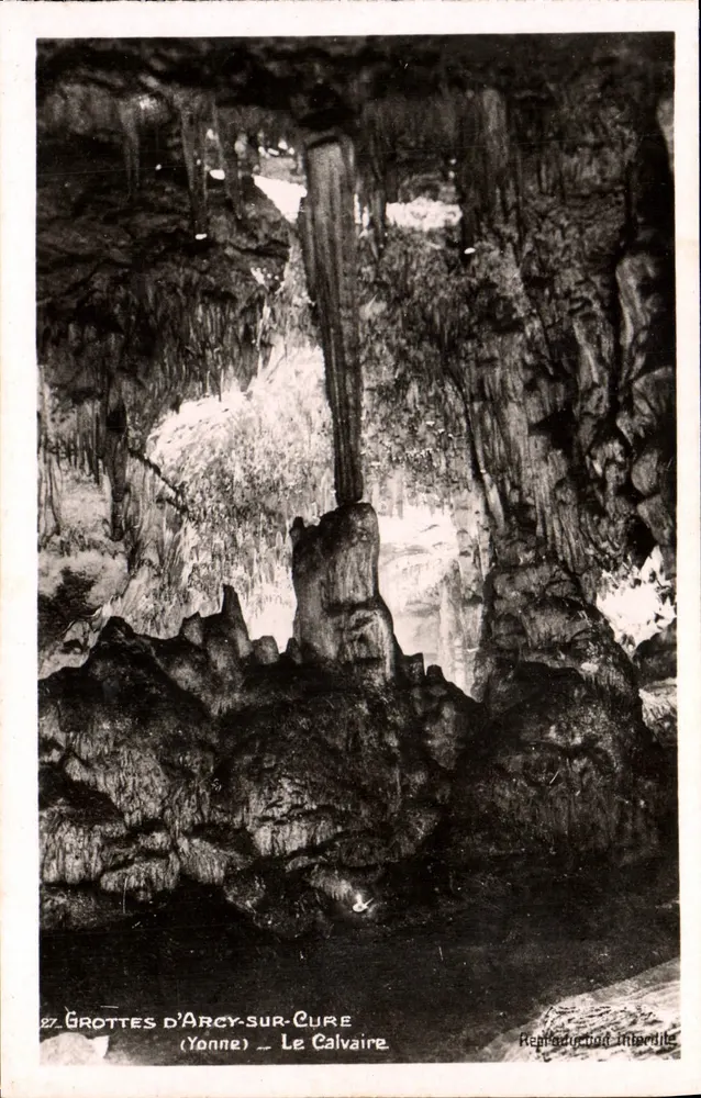 Grutas de Arcy-sur-Cure — O Calvário — A. Joublin, Chalé das Grutas - Frente