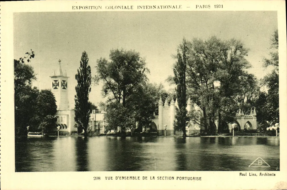 Internationale Kolonialausstellung — Paris 1931 — Überblick über den portugiesischen Bereich — Raul Lino, Architekt - Vorderseite