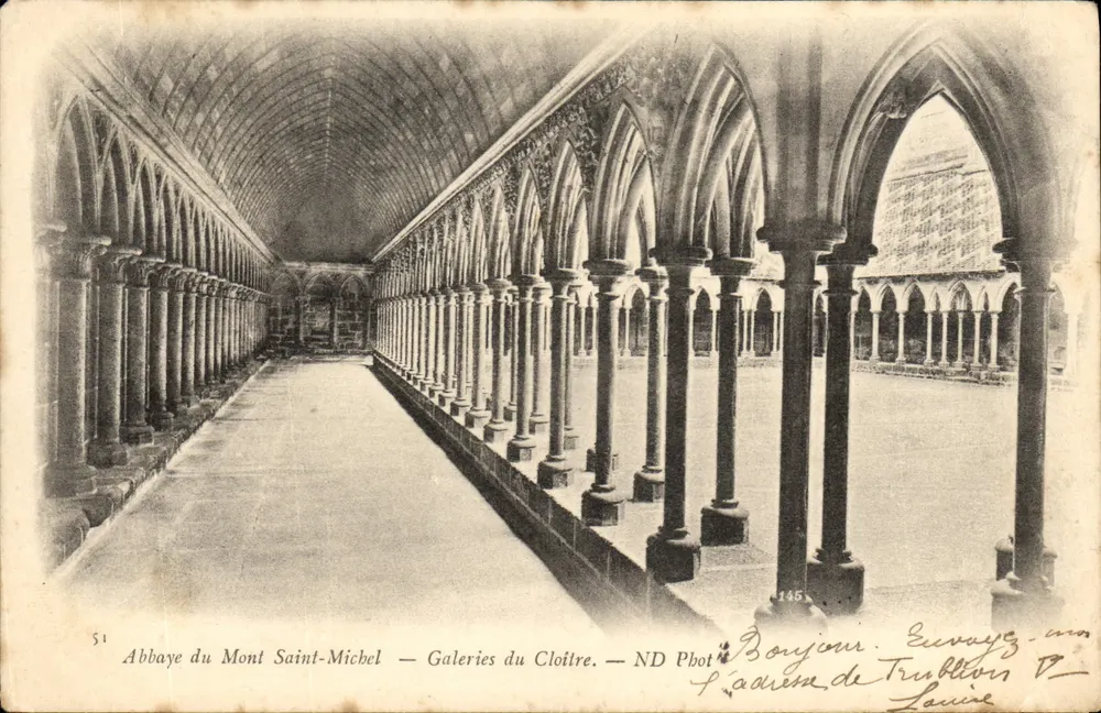 Abadia do Mont-Saint-Michel — Galerias do Claustro — ND Fot. Envie para o endereço de Trublion V. Lascine - Frente