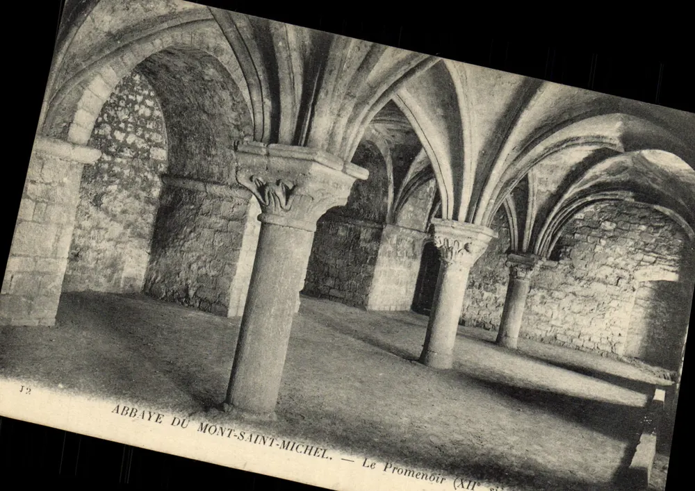 Abtei Mont-Saint-Michel — Der Promenoir (12. Jahrhundert) - Vorderseite