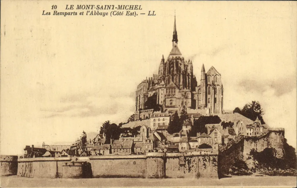 Mont-Saint-Michel — Die Mauern und die Abtei (Ostseite) — LL - Vorderseite