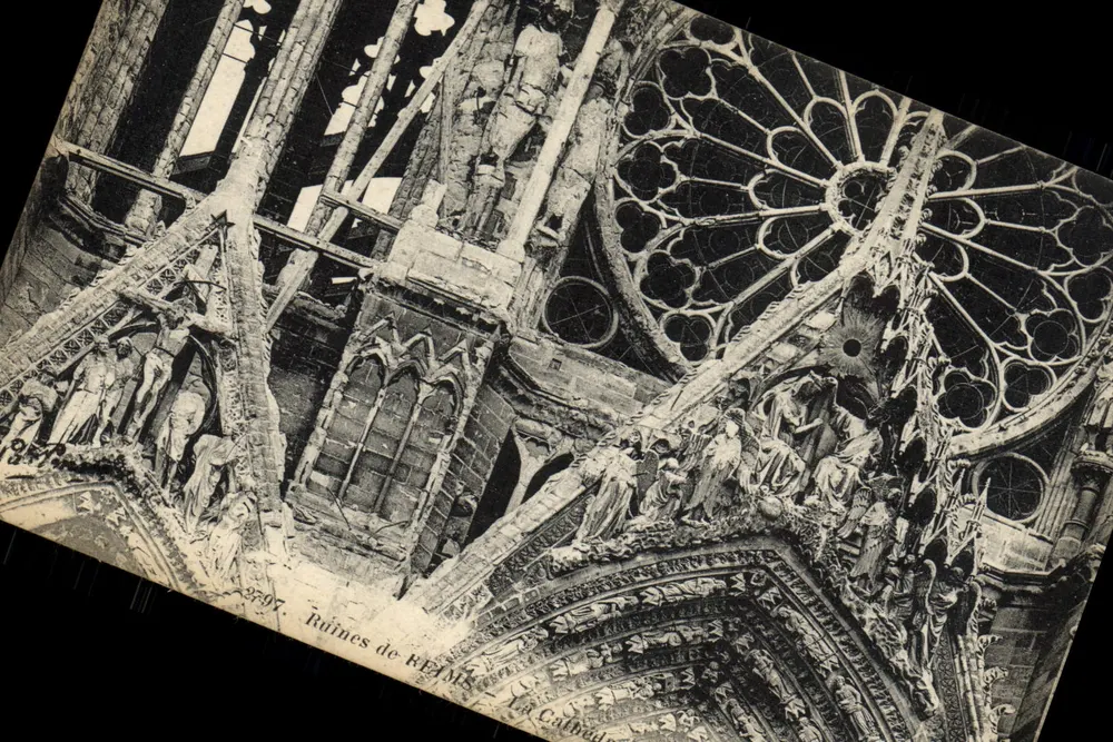 Ruínas de Reims — A Catedral — éditeur Prototyph Paris - Frente