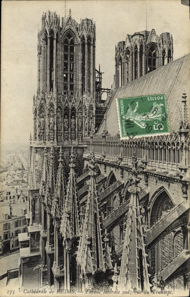 Kathedrale von REIMS — Südliche Seitenfassade; Blick auf den Querarm — Fot. 175 - Vorderseite