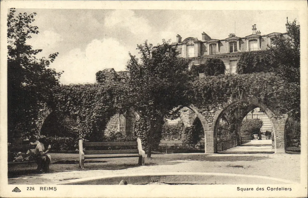 Square des Cordeliers — Reims — editor A.P. n° 226 - Frente