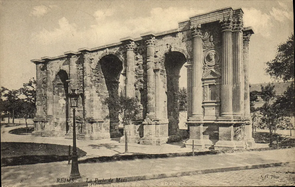 Reims — A Porta de Marte — ND Phot - Frente