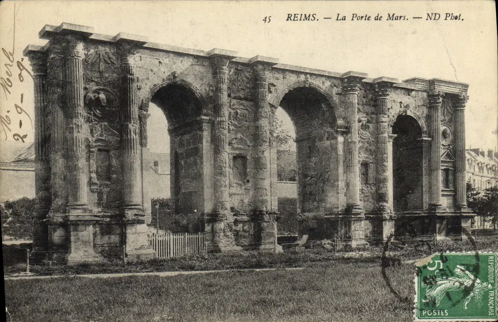 Reims — A Porta de Marte — ND Phôt. - Frente