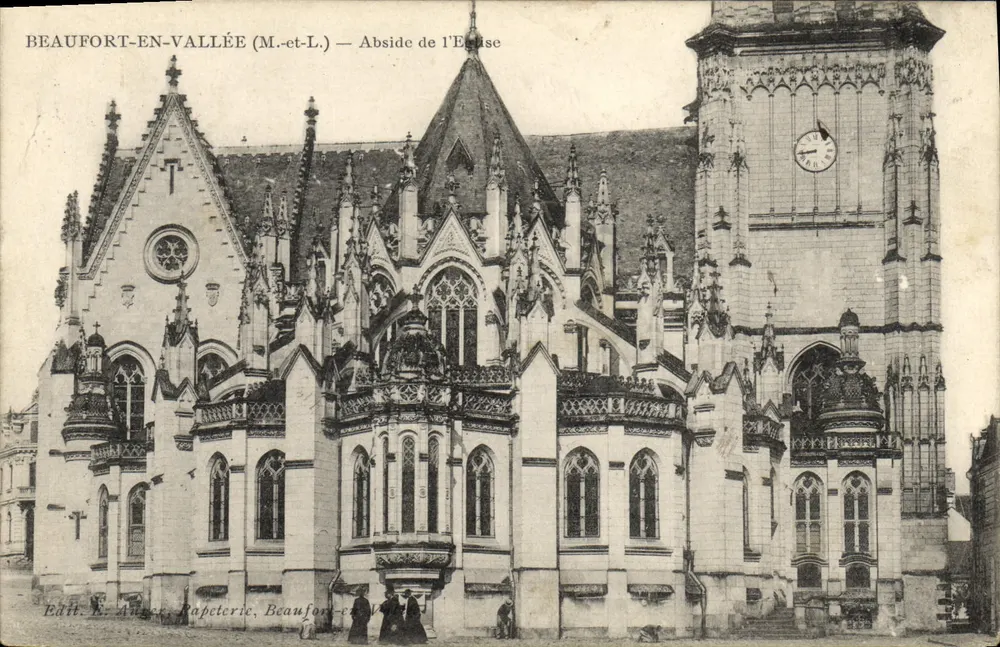 Beaufort-en-Vallée (M.-et-L.) — Abside da Igreja — Édit. E. Auger, Papeterie, Beaufort-en-Vallée - Frente