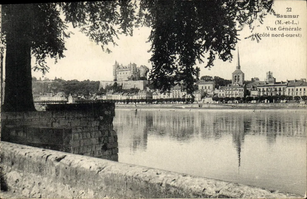 Saumur (M.-et-L.) — Vista Geral (lado norte-oeste) — editor não identificado, n° 22 - Frente